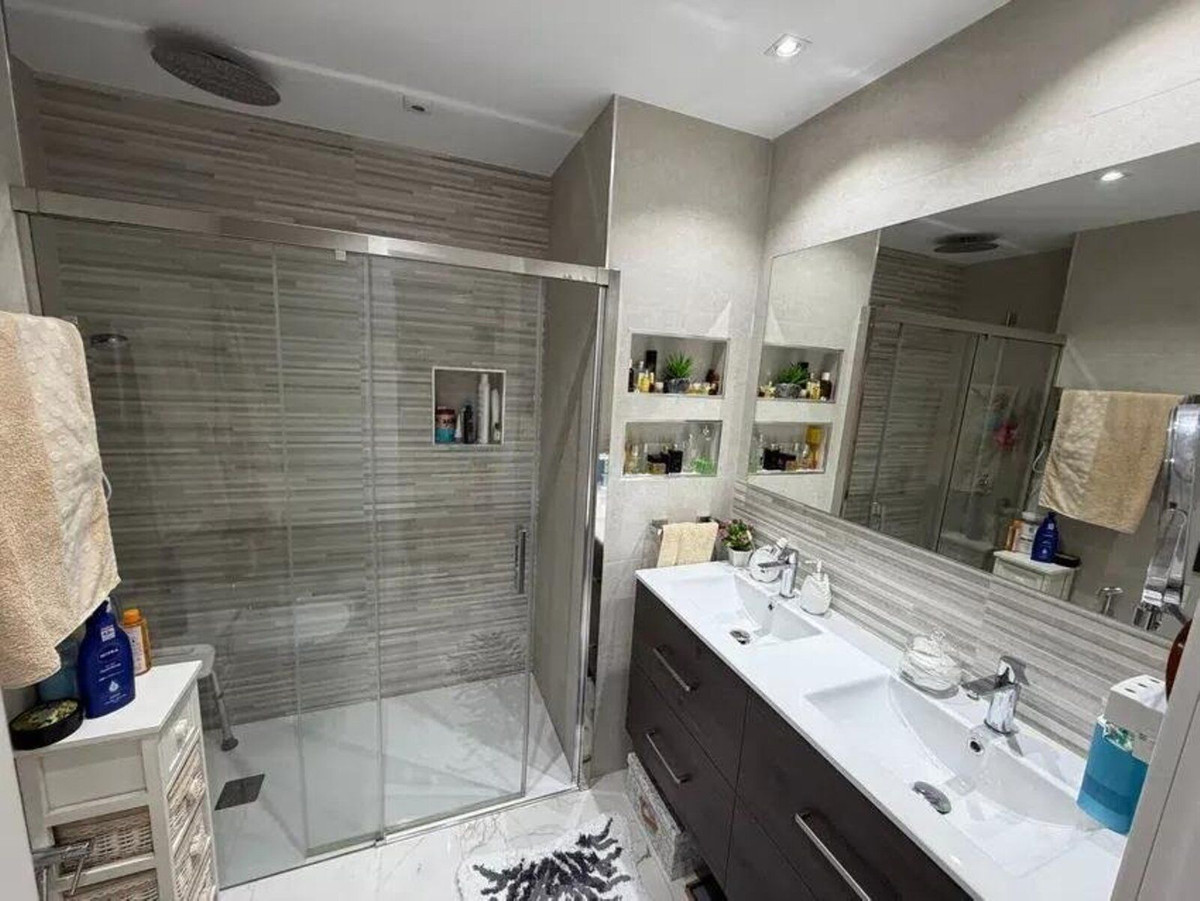 Middle Floor Apartment bilde 11