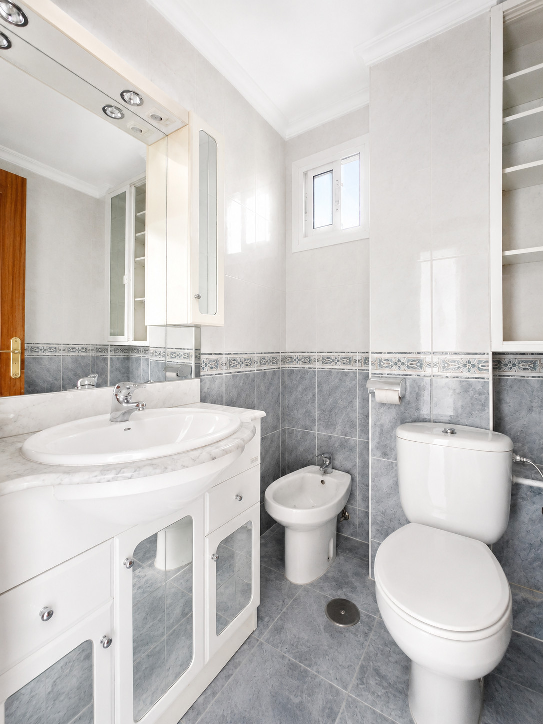 Middle Floor Apartment bilde 30