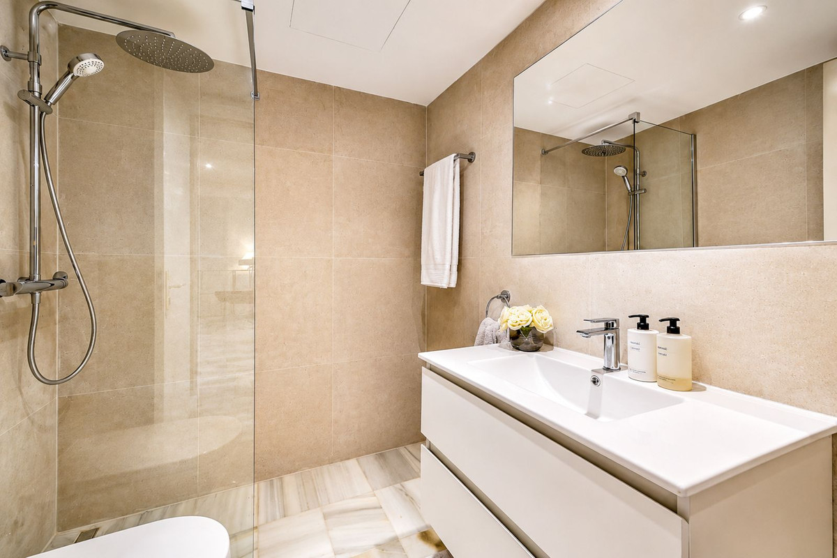 Middle Floor Apartment bilde 13