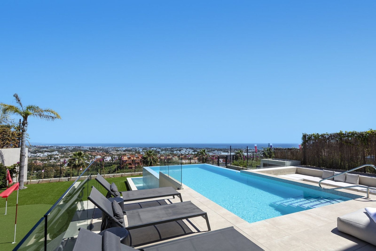 Detached Villa bilde 1