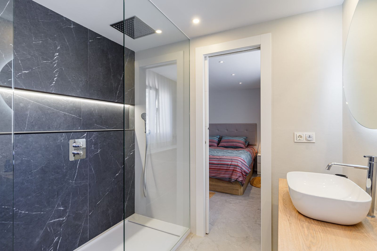 Middle Floor Apartment bilde 12