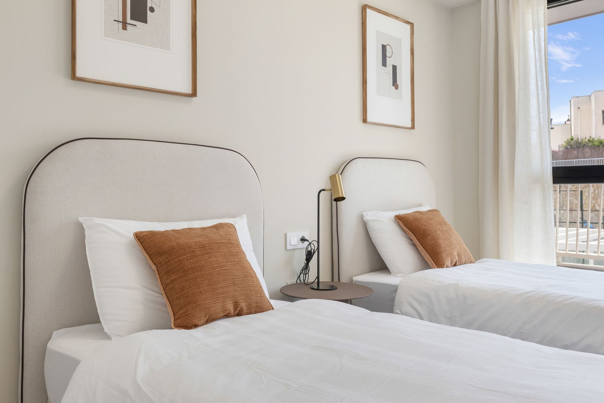Middle Floor Apartment bilde 18