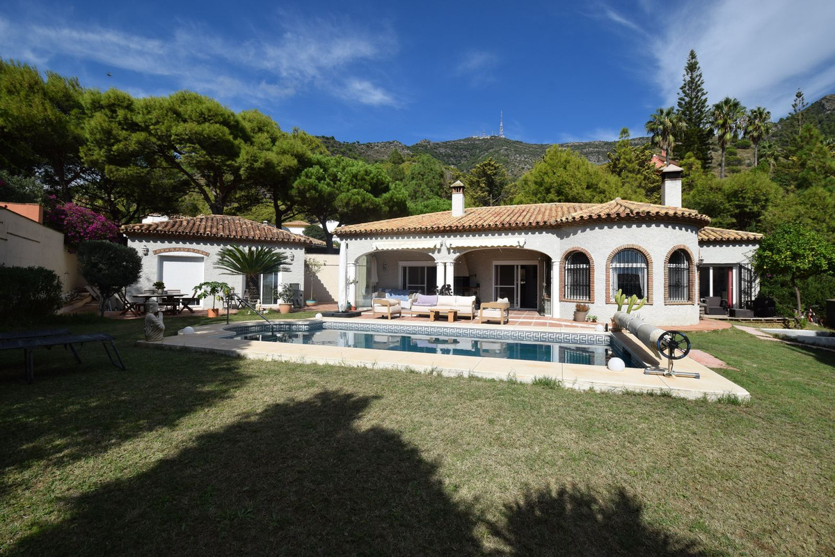 Detached Villa bilde 1