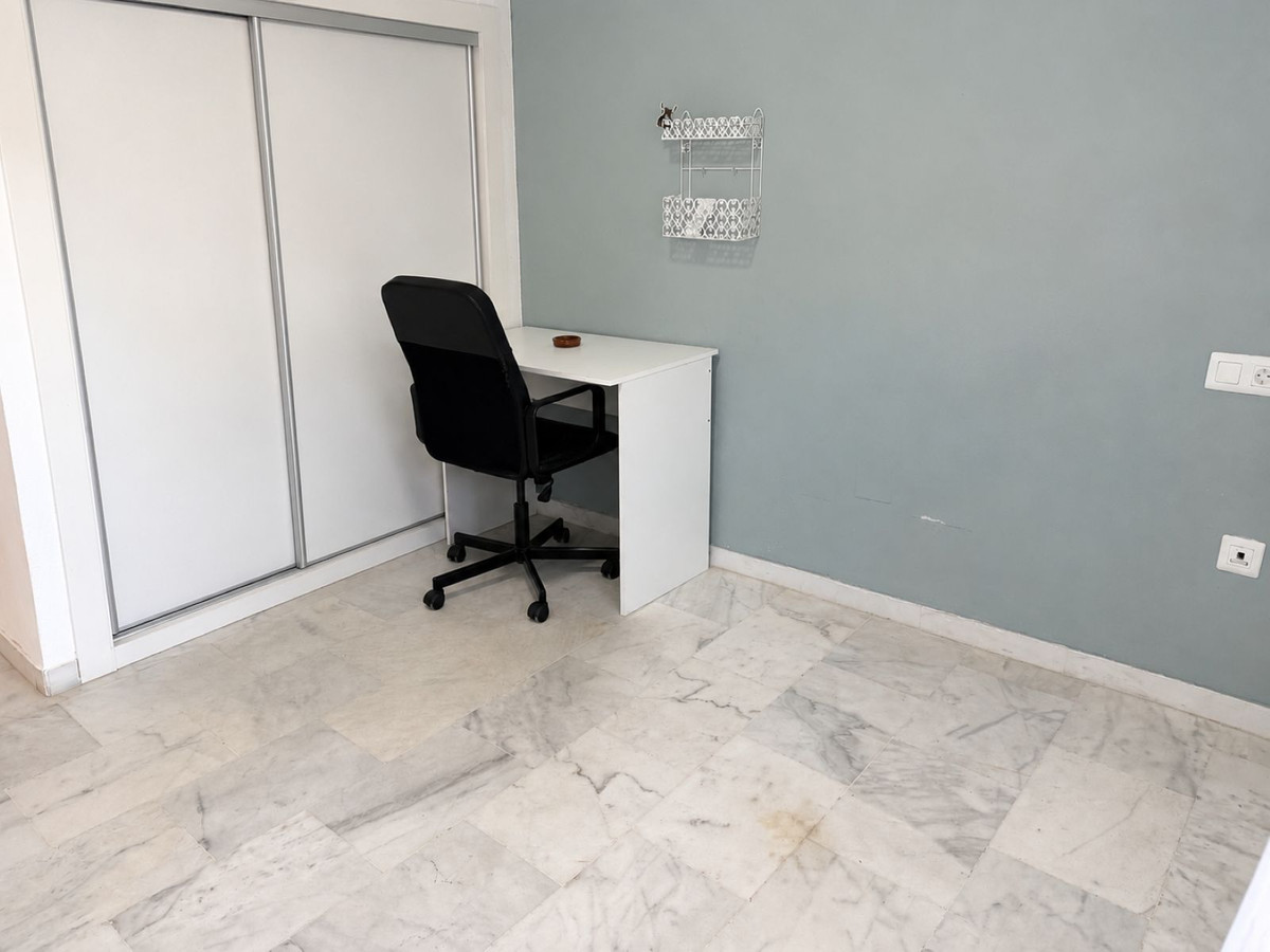 Middle Floor Apartment bilde 12