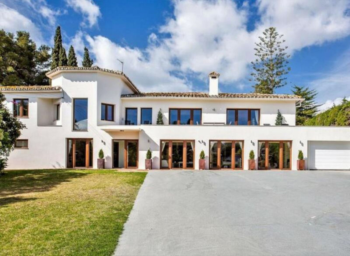 Detached Villa bilde 1