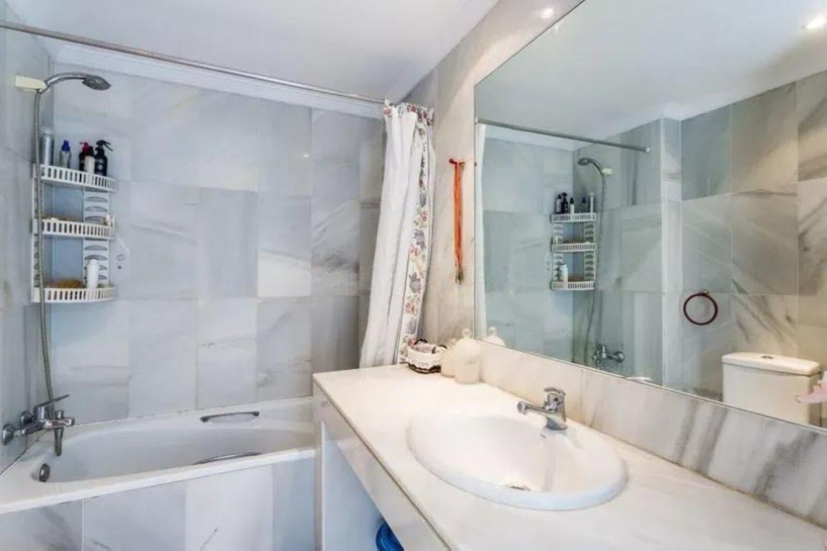 Middle Floor Apartment bilde 8