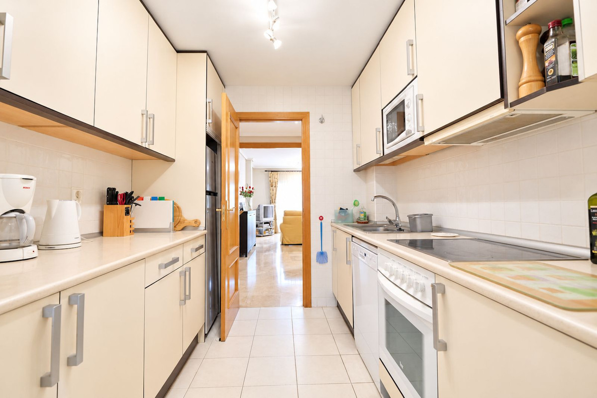 Middle Floor Apartment bilde 24