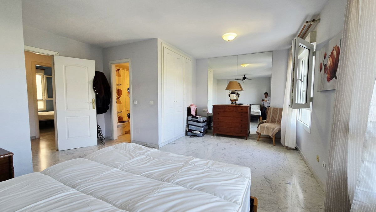 Middle Floor Apartment bilde 12