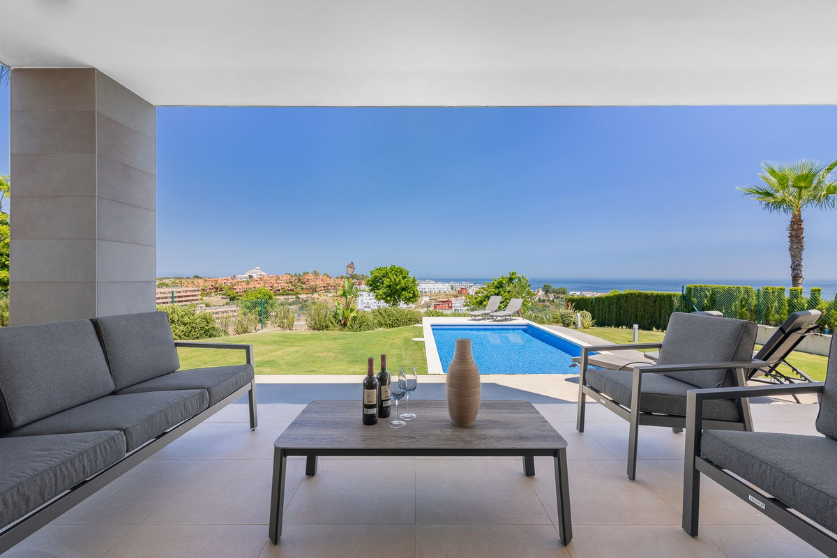 Detached Villa bilde 1
