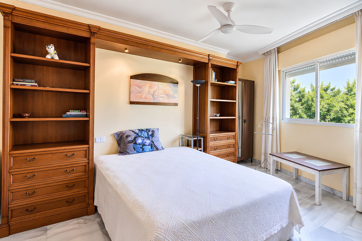 Middle Floor Apartment bilde 24