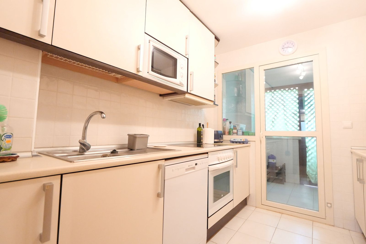 Middle Floor Apartment bilde 7