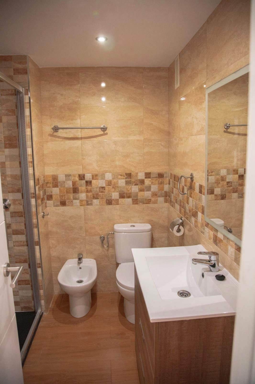Middle Floor Apartment bilde 9