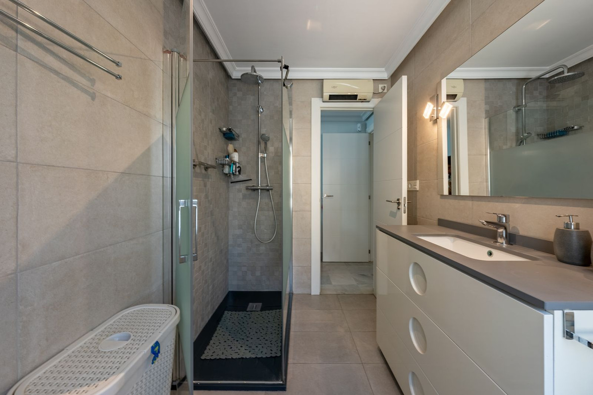 Middle Floor Apartment bilde 14