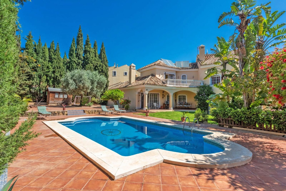 Detached Villa bilde 1