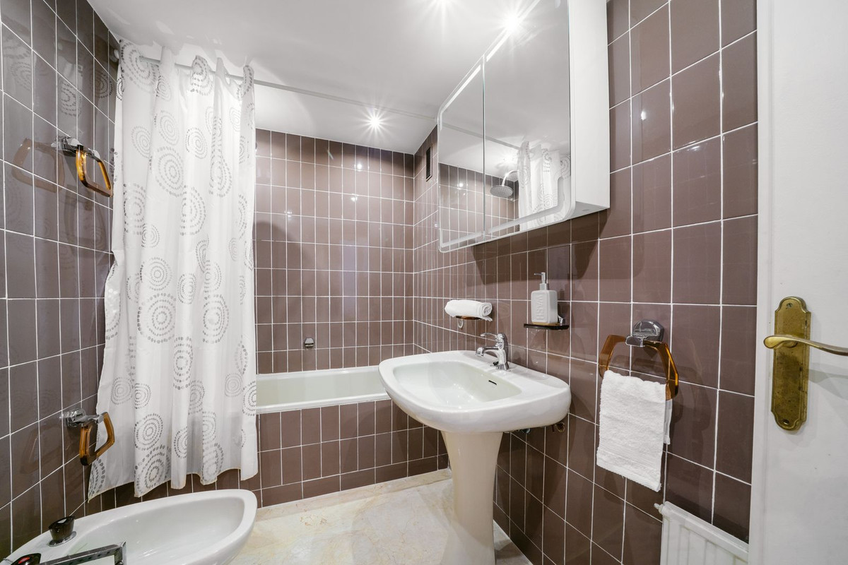 Middle Floor Apartment bilde 28