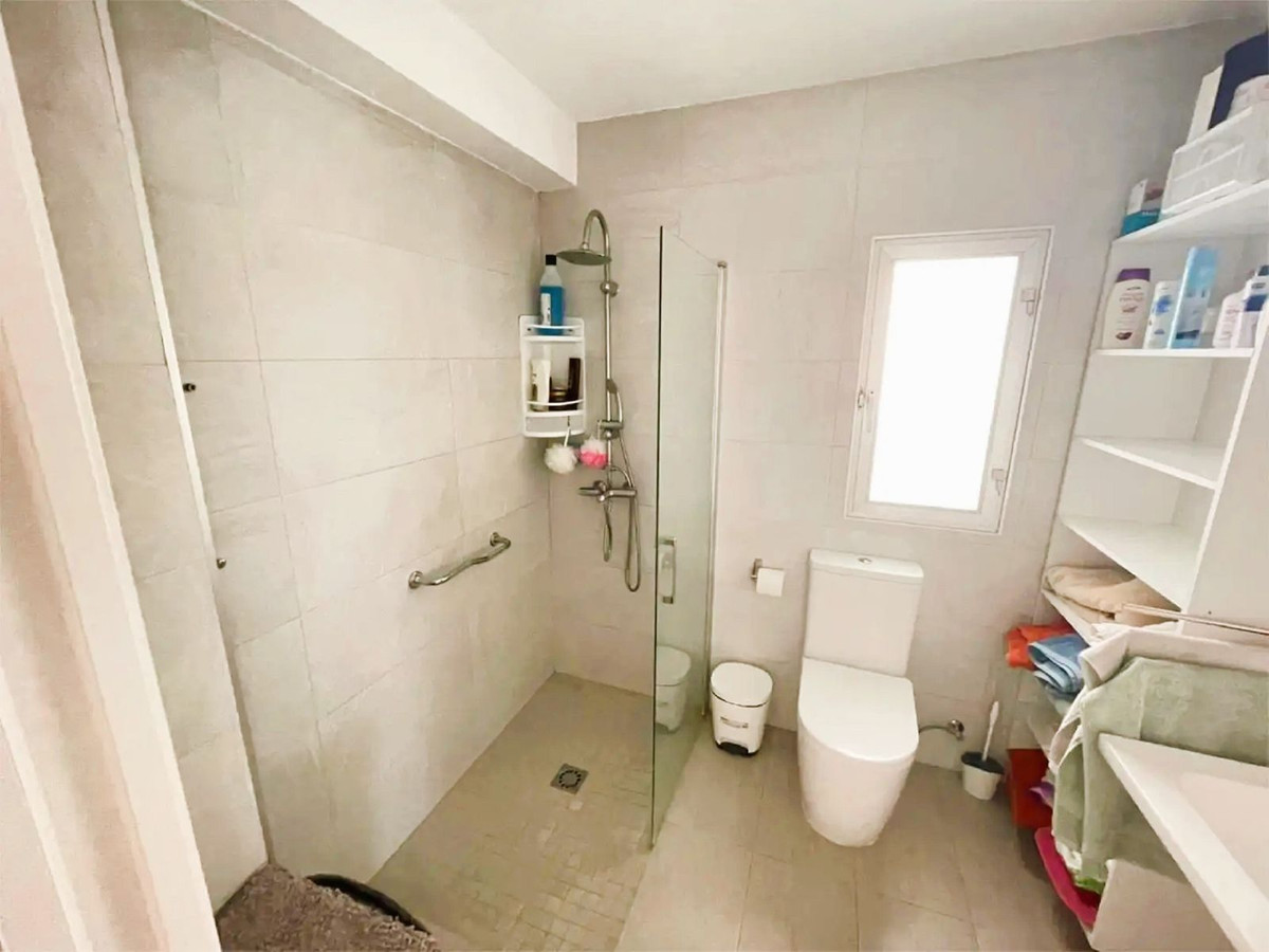 Middle Floor Apartment bilde 16