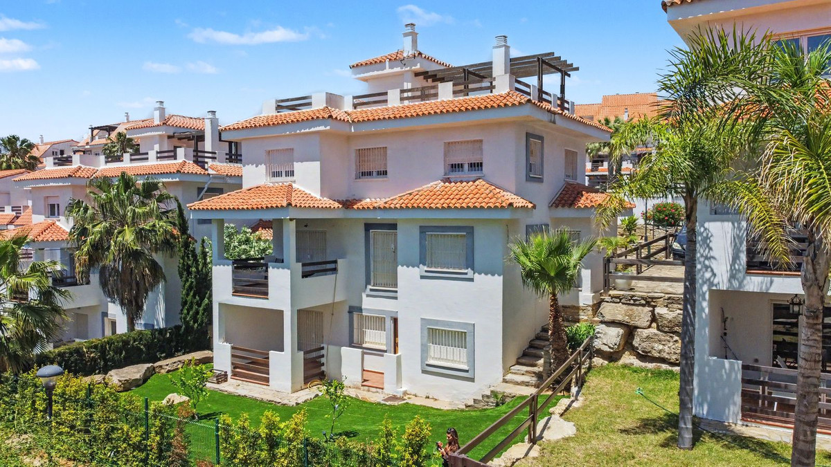 Detached Villa bilde 1