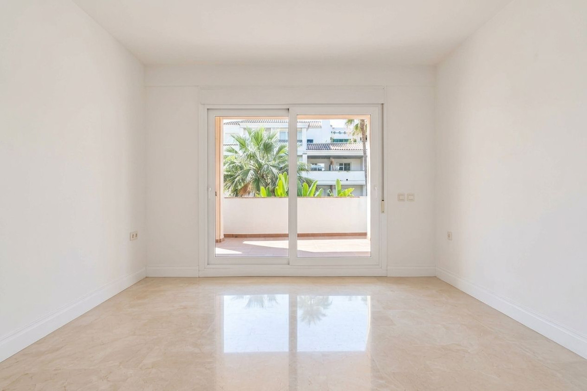 Middle Floor Apartment bilde 13