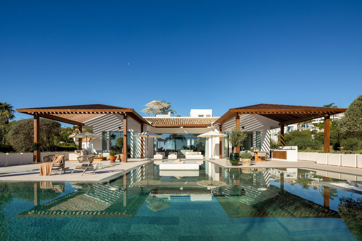 Detached Villa bilde 1