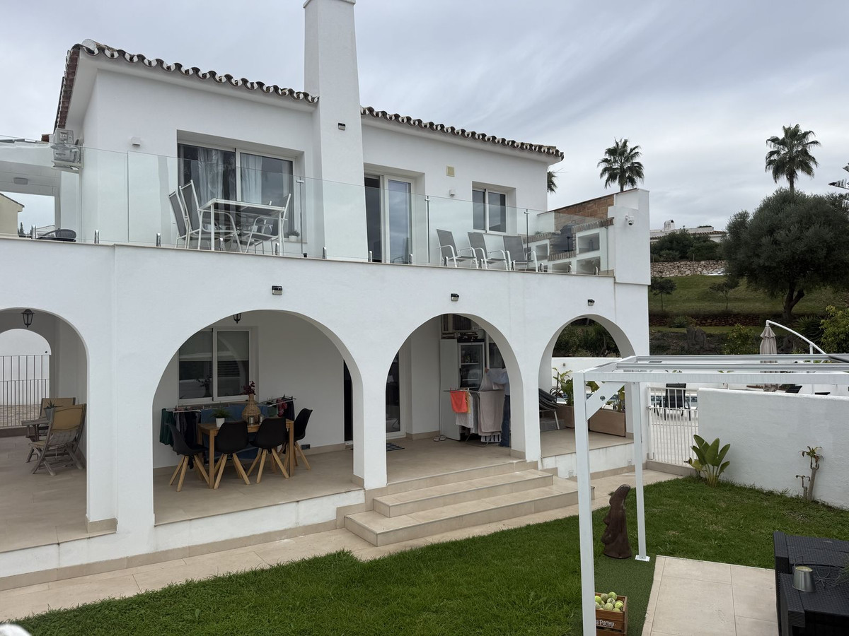 Detached Villa bilde 1