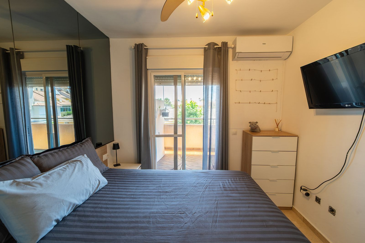Middle Floor Apartment bilde 24