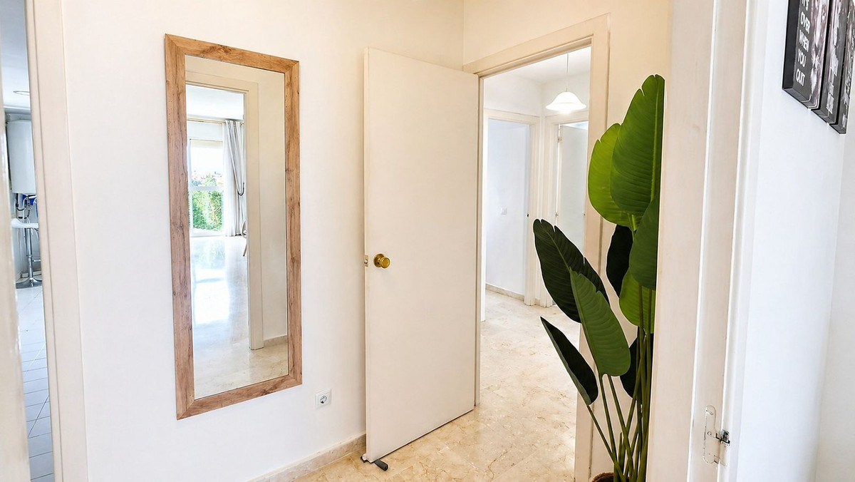 Middle Floor Apartment bilde 18