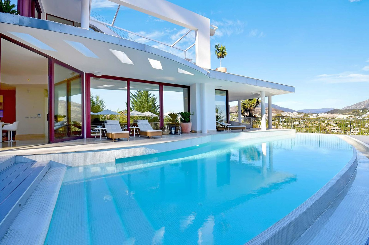 Detached Villa bilde 1