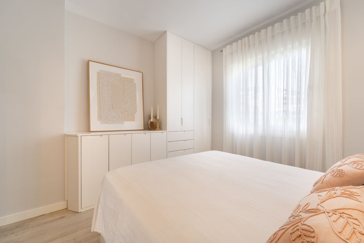 Middle Floor Apartment bilde 24