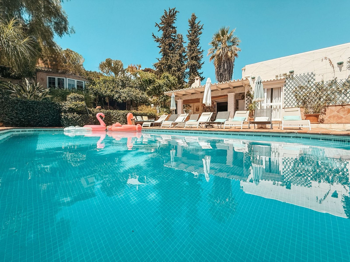 Detached Villa bilde 1