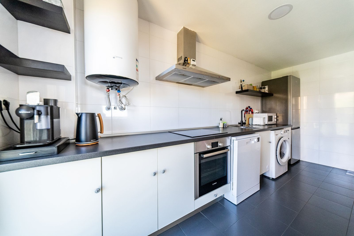 Middle Floor Apartment bilde 7