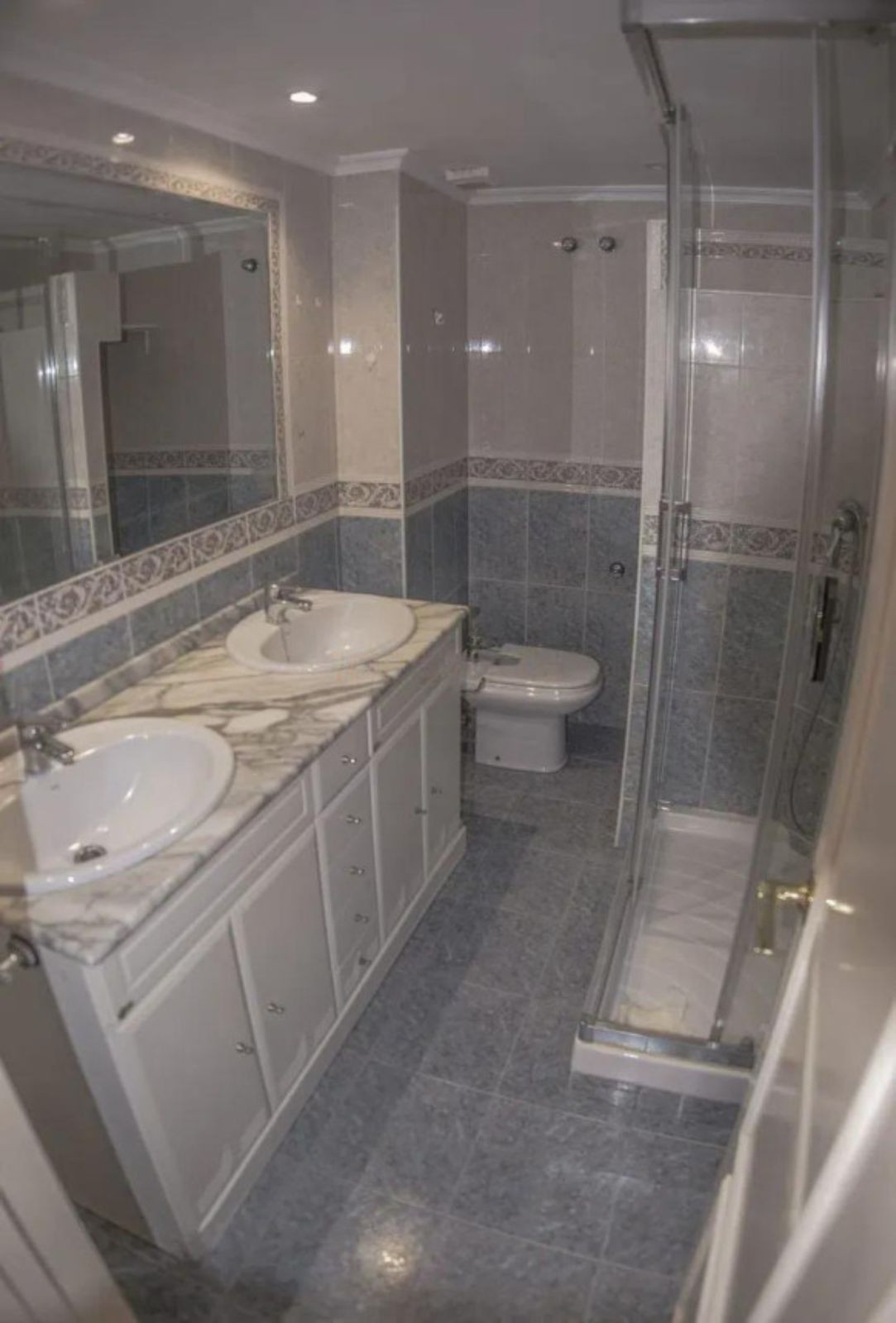 Middle Floor Apartment bilde 23