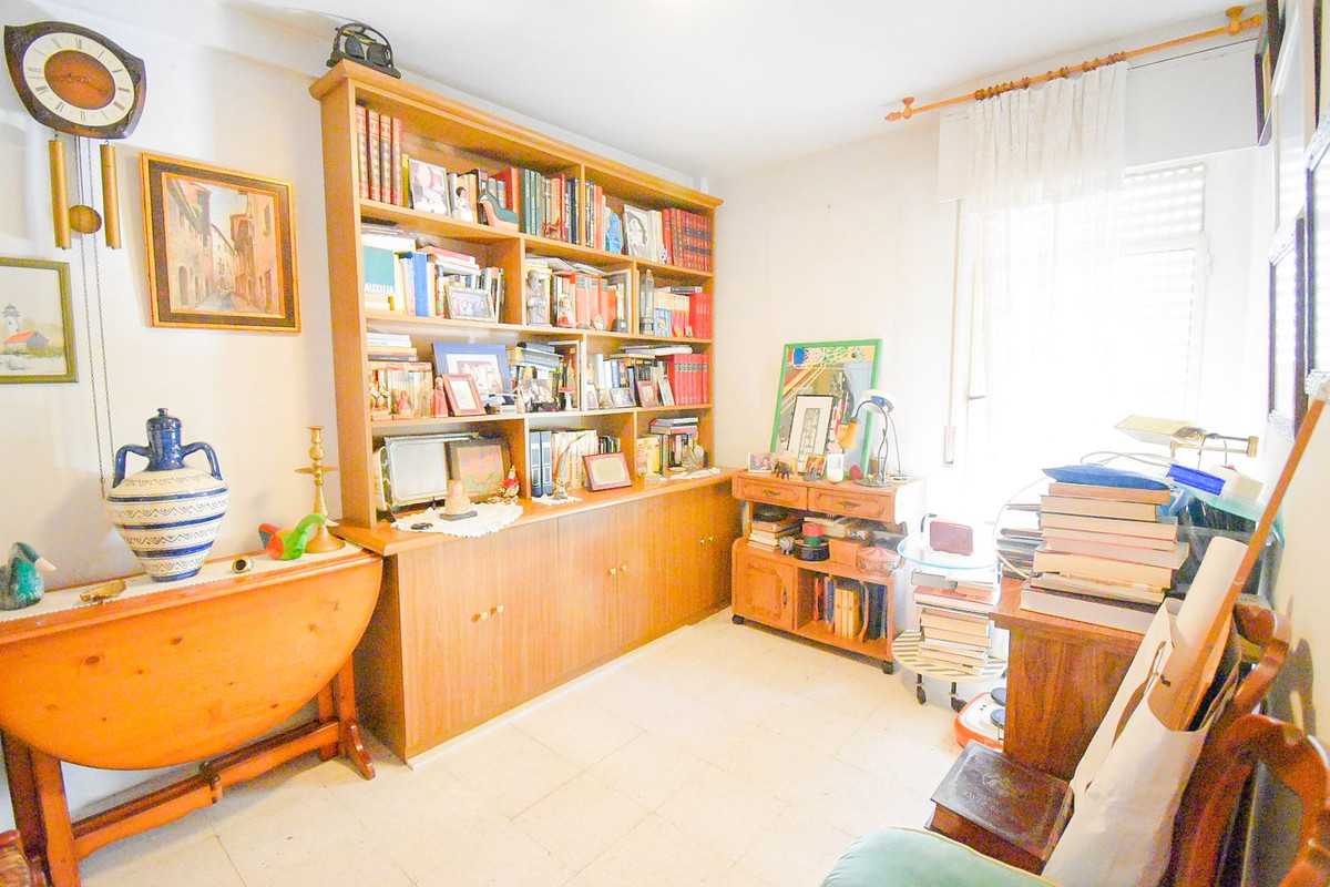 Middle Floor Apartment bilde 12