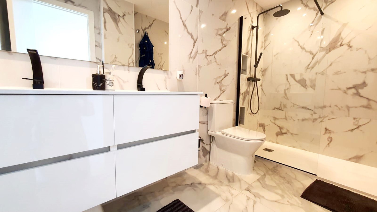 Middle Floor Apartment bilde 16