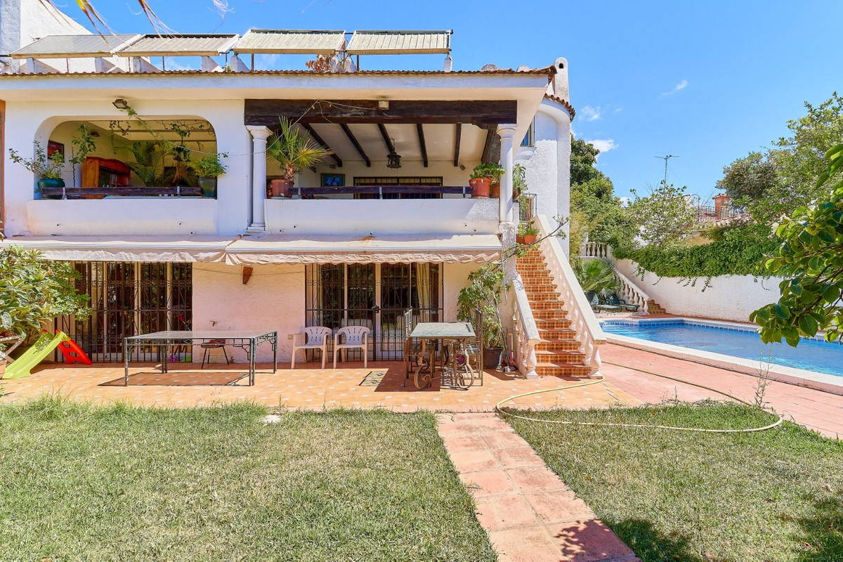 Detached Villa bilde 1