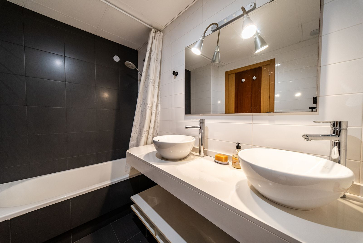 Middle Floor Apartment bilde 18