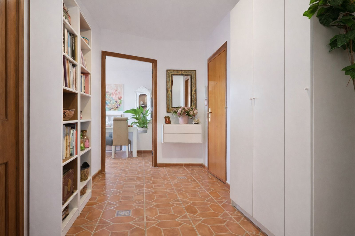Middle Floor Apartment bilde 12