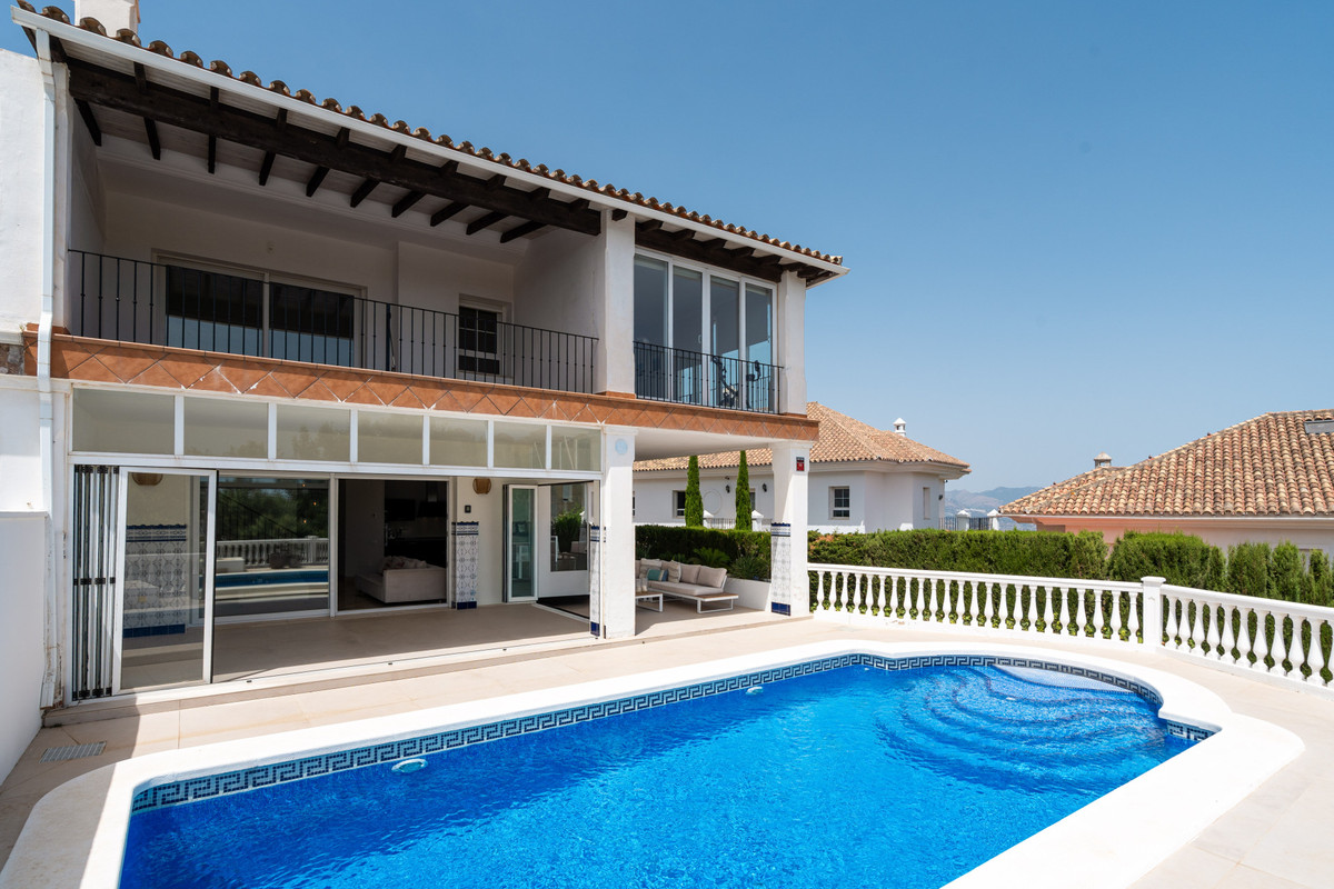 Detached Villa bilde 1