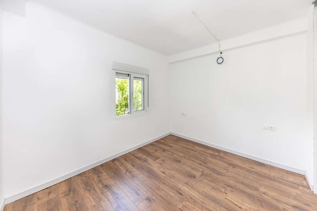 Middle Floor Apartment bilde 18