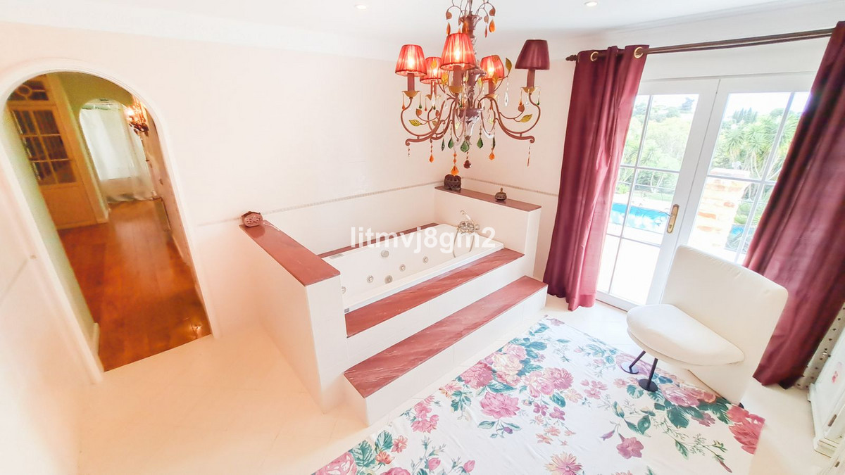 Detached Villa bilde 16