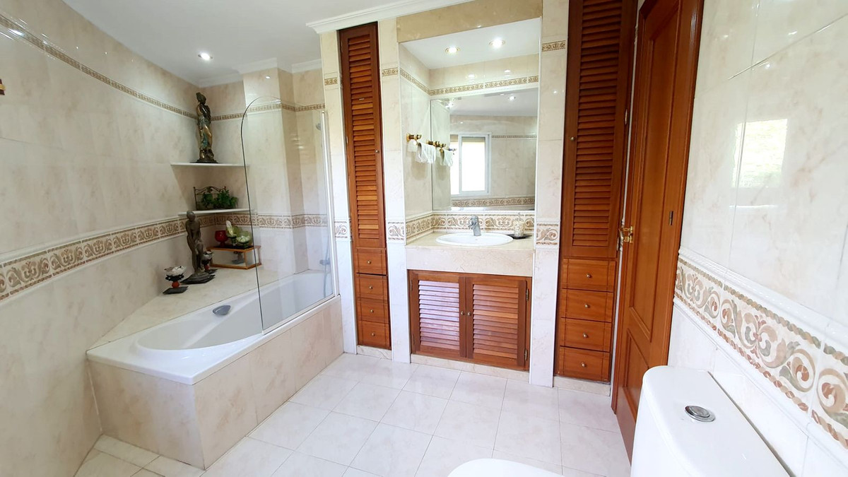 Middle Floor Apartment bilde 18