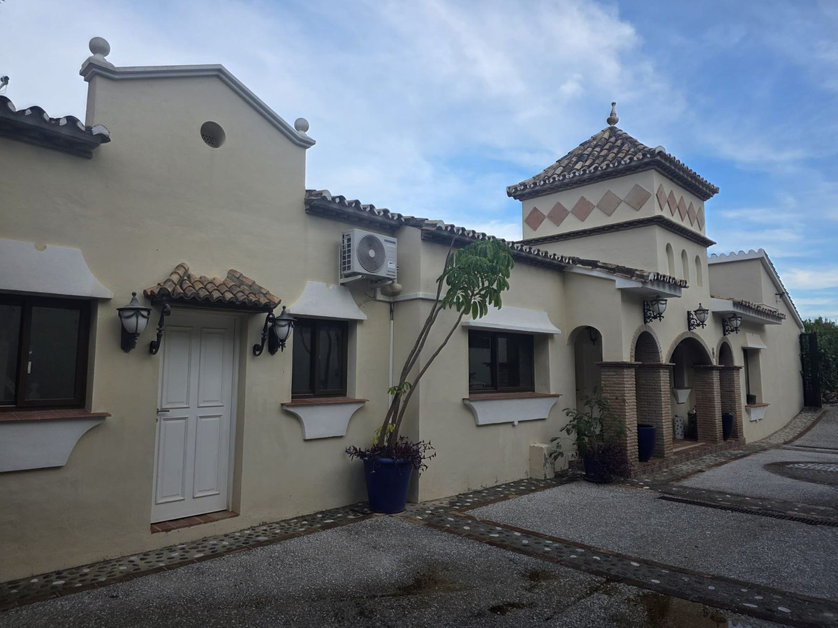 Detached Villa bilde 1
