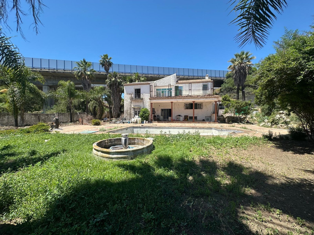 Detached Villa bilde 1
