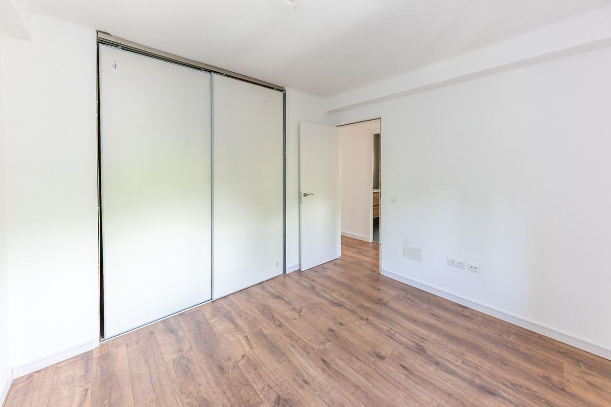 Middle Floor Apartment bilde 17