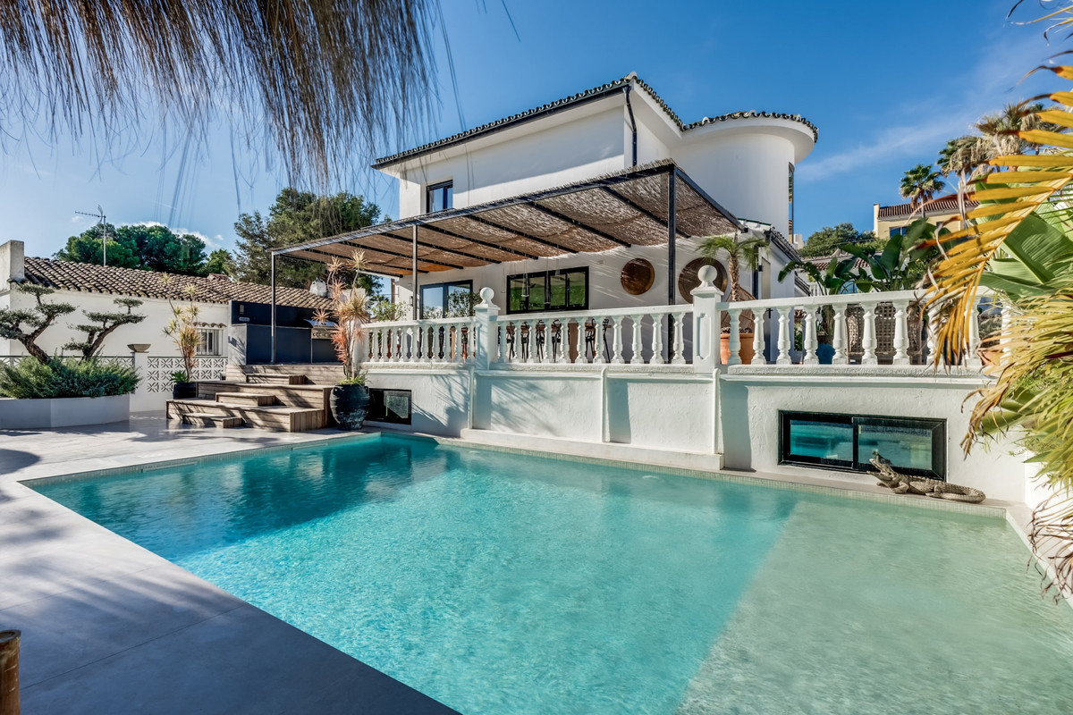 Detached Villa bilde 1