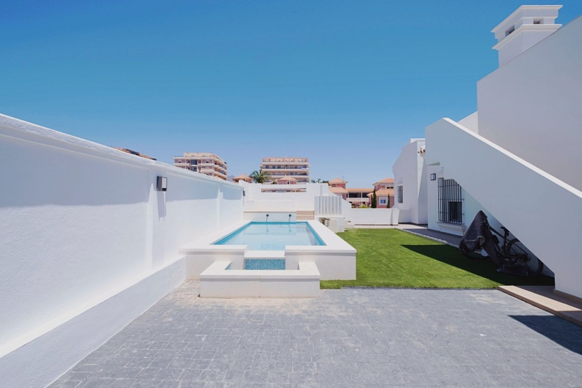 Detached Villa bilde 2