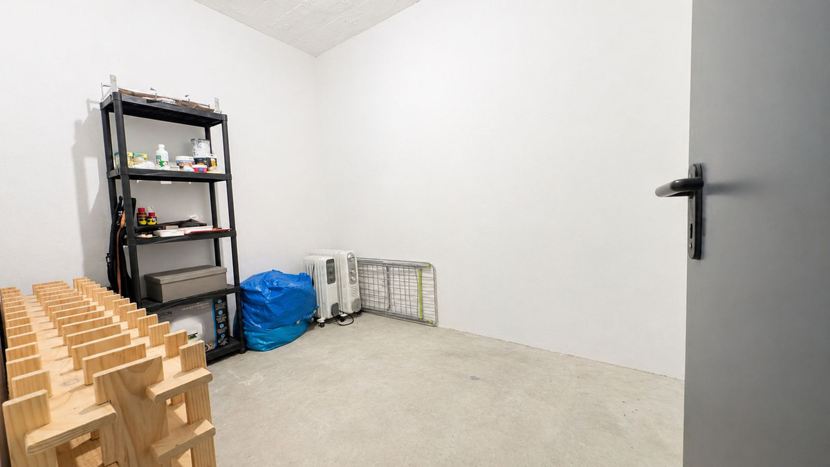 Middle Floor Apartment bilde 28