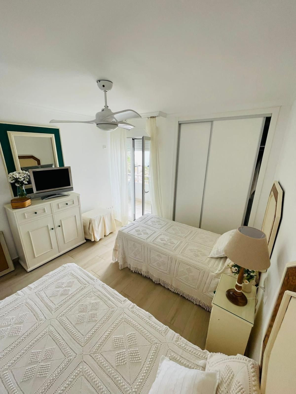 Middle Floor Apartment bilde 9