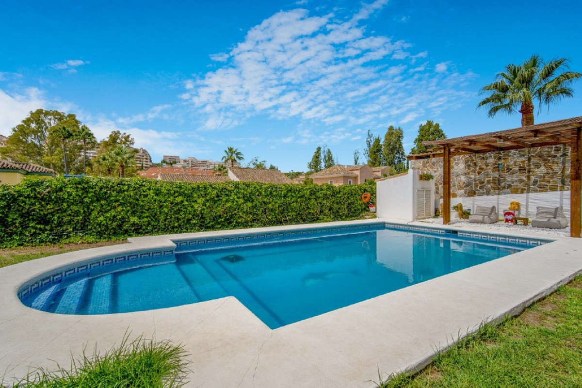 Detached Villa bilde 1