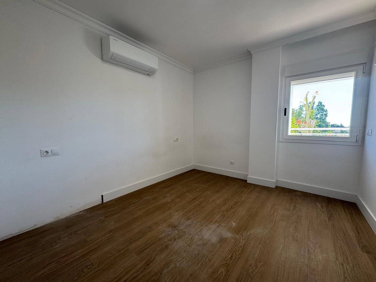 Middle Floor Apartment bilde 17