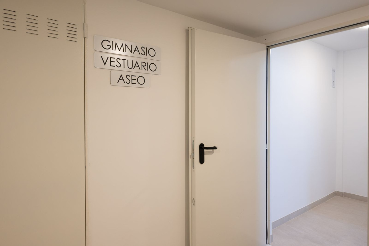 Middle Floor Apartment bilde 28
